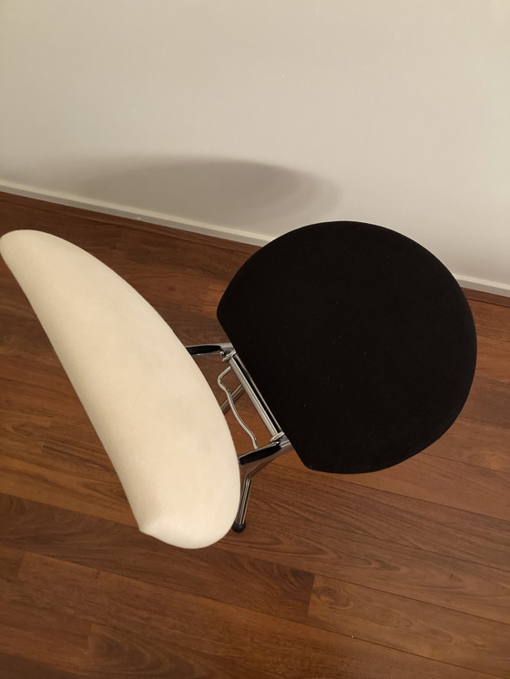 Image 1 of Una silla plegable posmoderna