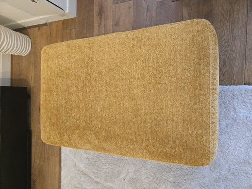 Otomana/sofá de dos plazas texturizado color amarillo mostaza – loveseats