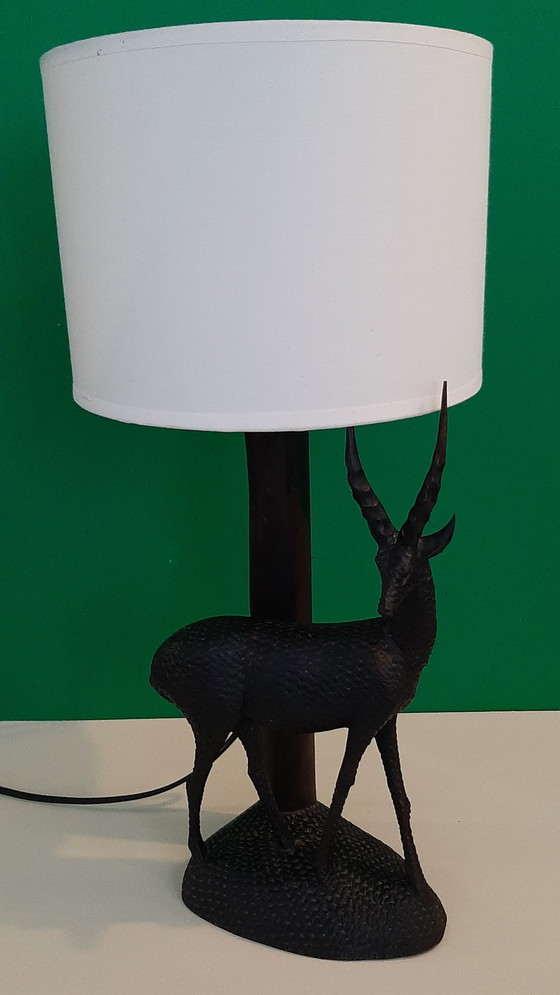 Image 1 of Lámpara de mesa con antílope de ébano, Kenia, década de 1960.