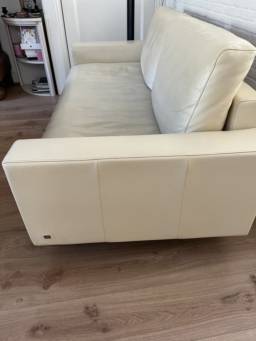 Divano lounge Rolf Benz in pelle color crema
