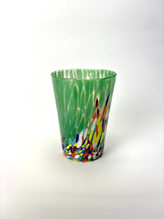 Image 1 of Set di 6 bicchieri in vetro soffiato veneziano con graniglia colorata di Murano, diametro 9 cm, hand made in italy.