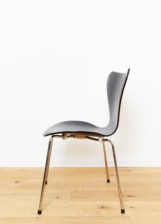 Image 1 of Arne Jacobsen Stuhl 3107 per Fritz Hansen