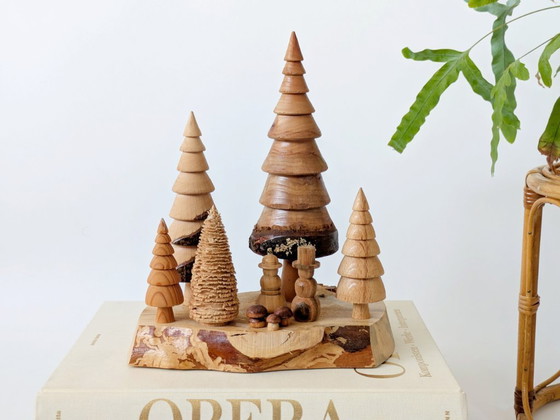 Image 1 of Vintage handgemaakte houten winterscène | Duitse Erzgebirge volkskunst