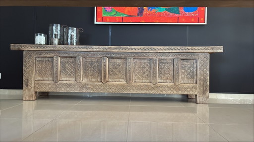 Antique Unique Oriental / Chinese Sideboard with Wood Carvings – dressoirs