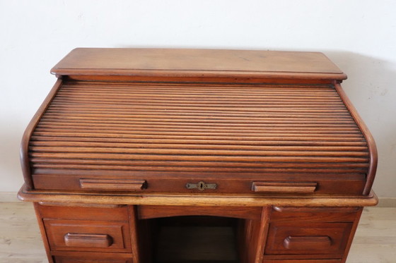 Image 1 of Escritorio con tapa enrollable en madera de roble, Italia, principios del siglo XX