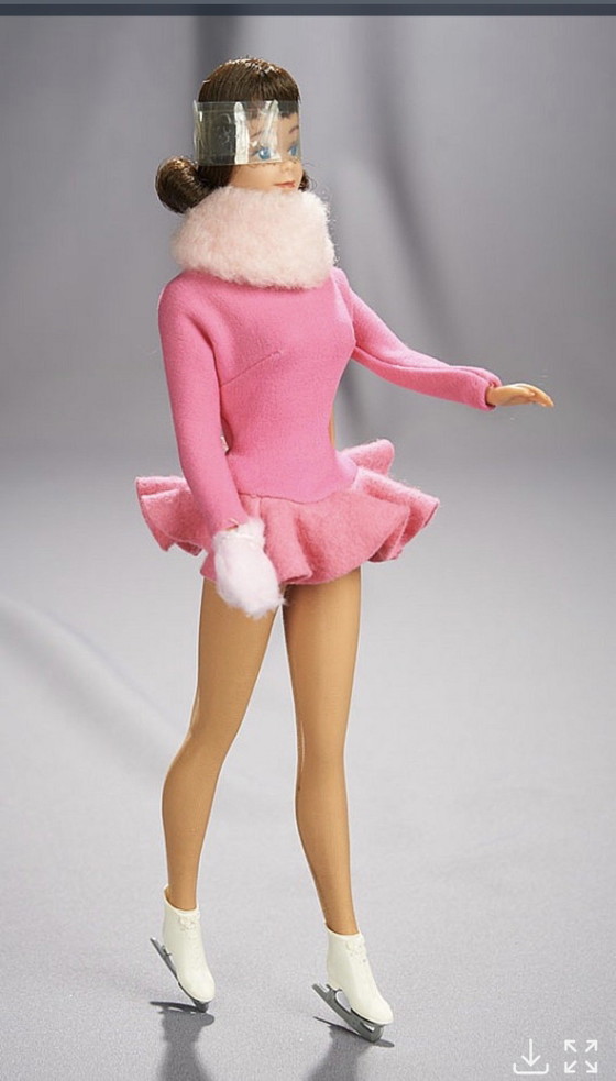 Image 1 of Barbie vintage avec plein de vêtements