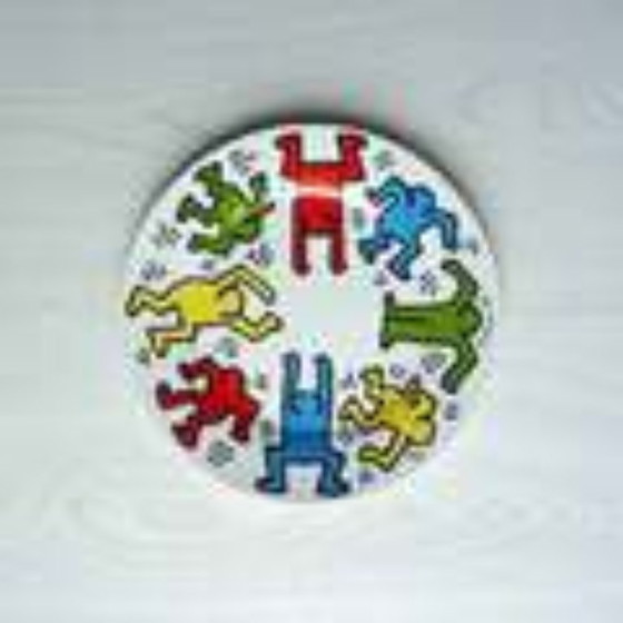 Image 1 of Keith Haring Geschirr: 2 flache Teller, 2 Kaffeetasse und Untertasse, 1 Espressotasse und Untertasse