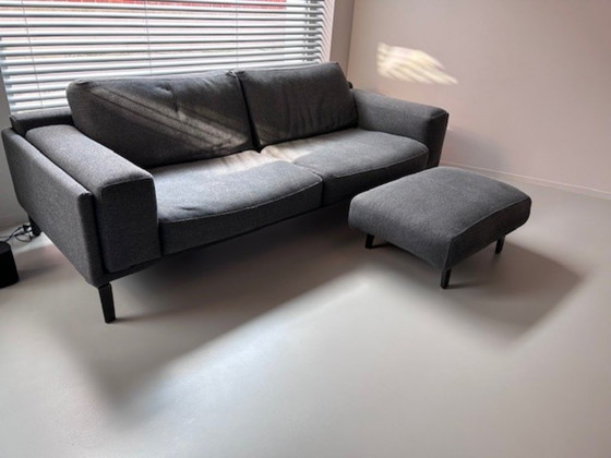 Image 1 of 2x Leolux Bellice Sofas + Fußhocker