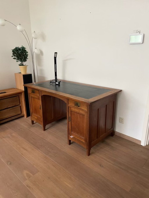 Antiker Schreibtisch