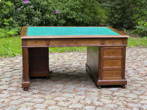 Image 1 of Scrivania da ministro/a per partner, 160x120 cm, mogano e rovere. 15 cassetti. Inglese.