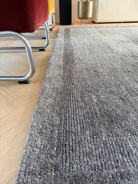 Image 1 of Luxe laagpolig wollen vloerkleed – 300 x 230 cm – grijs gemêleerd – Jansen Utrecht
