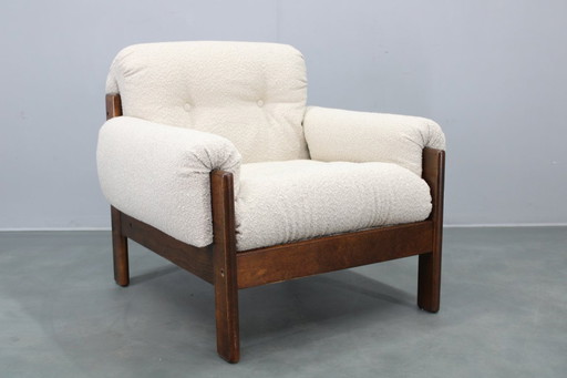 Poltrona Bouclé restaurata di metà secolo, Cecoslovacchia, anni '70