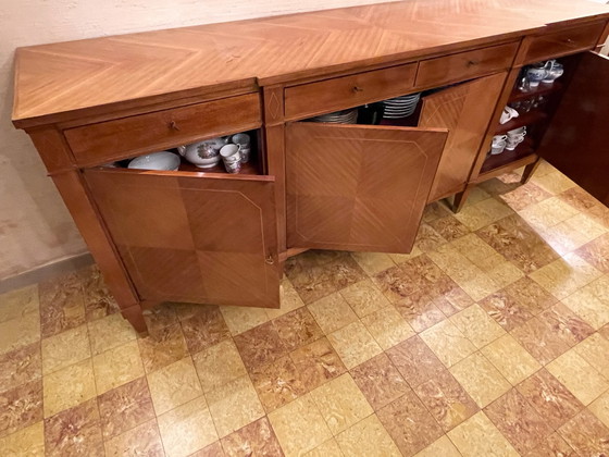 Image 1 of Elegante commode van massief mahoniehout met 4 deuren en 4 lades in de Directoire-stijl.