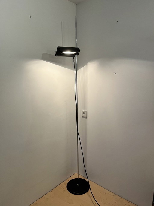 Stehleuchten Modell DIM Design Vico Magistretti Edition Oluce Verchromter Stahl & Aluminium