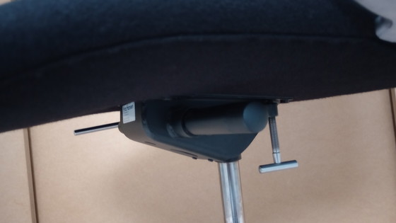 Fritz Hansen Oxford Chair Low Back Schwarz (Arne Jacobsen) – Bürostühle, Aluminium (photo 6 of 9)