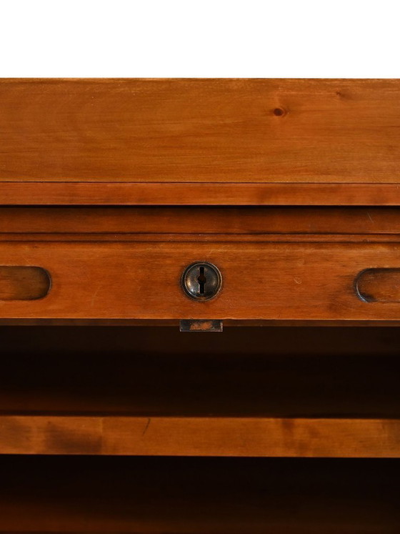 Image 1 of Kast met roldeur van berkenhout, jaren 1940