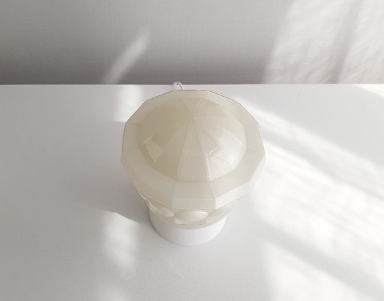 Image 1 of Beige glazen art deco plafondlamp van Thabur in Den Haag, medium variant, art deco lamp glazen bol