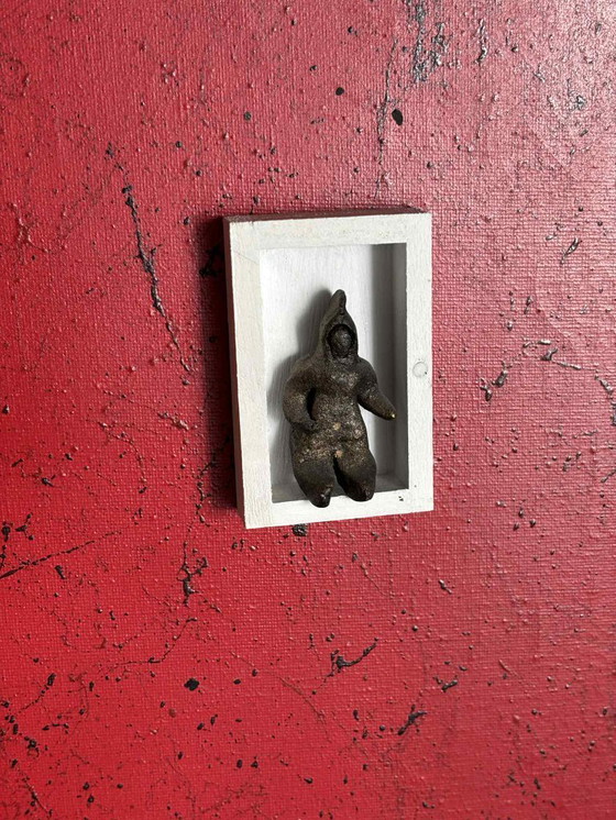 Image 1 of Muñecas en la pared