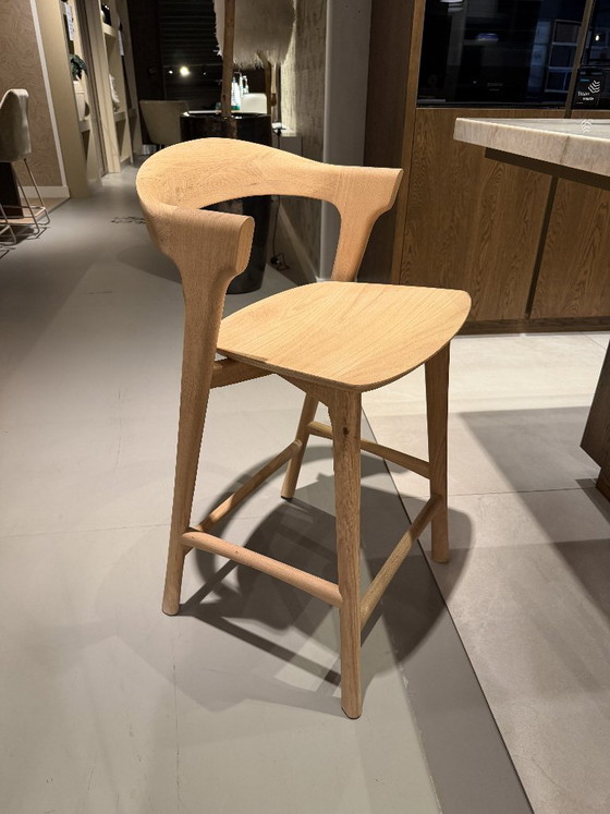 2 taburetes de bar Fabr. Ethnicraft Modelo Buck – Wood (photo 5 of 6)