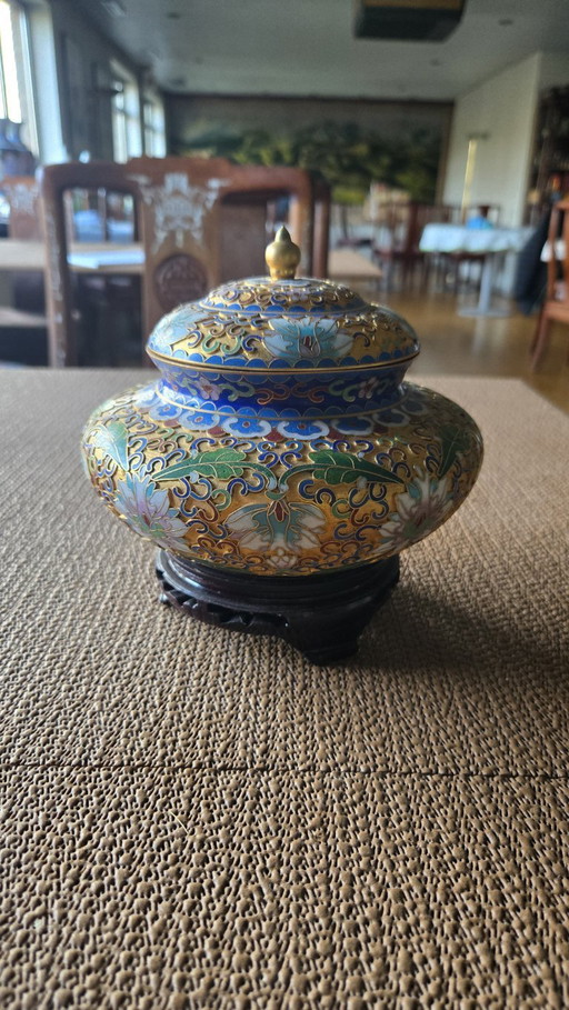 Chinese cloisonné pot with lid