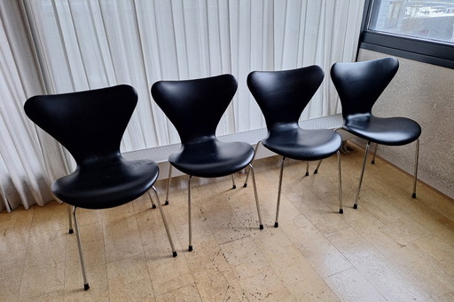 4 x vintage Fritz Hansen vlinderstoel zwart skai