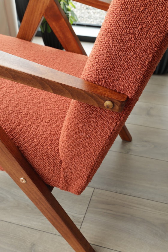 Image 1 of Mid Century Sessel Terracotta Boucle Skandinavisches Design Sessel aus Holz