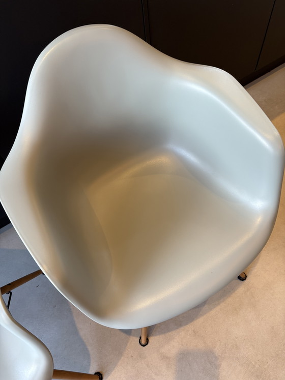 2x Vitra Eames DAW – Sessel, Metal, Plastic (photo 5 of 9)