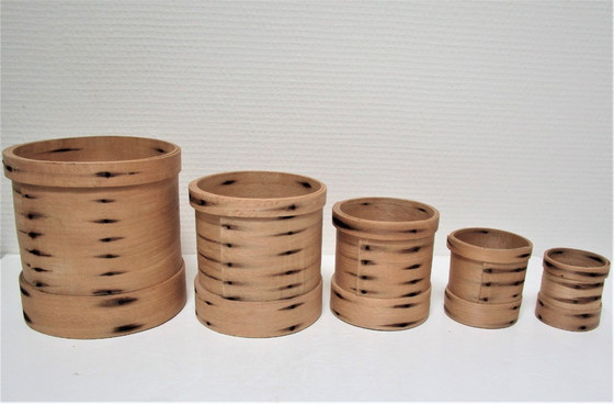 Image 1 of cinq boîtes gigognes bois patiné vintage