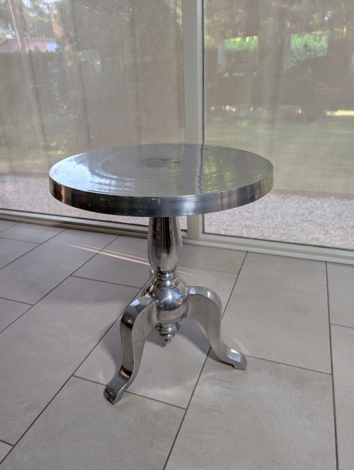 Table basse ronde argentée
