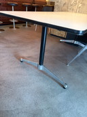 Tavolo da pranzo vintage Herman Miller