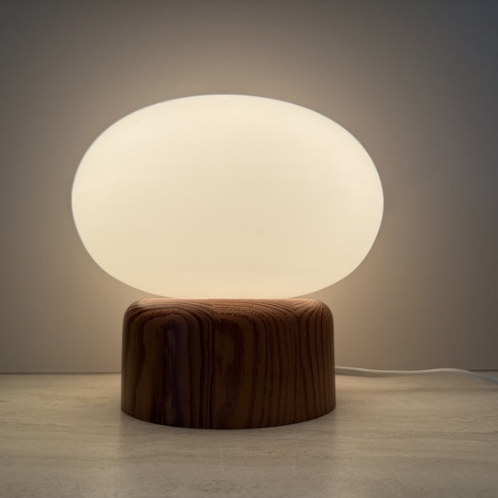 Image 1 of Lampe de table vintage en verre au lait avec base en bois par Bestform Freudenberg , 1970