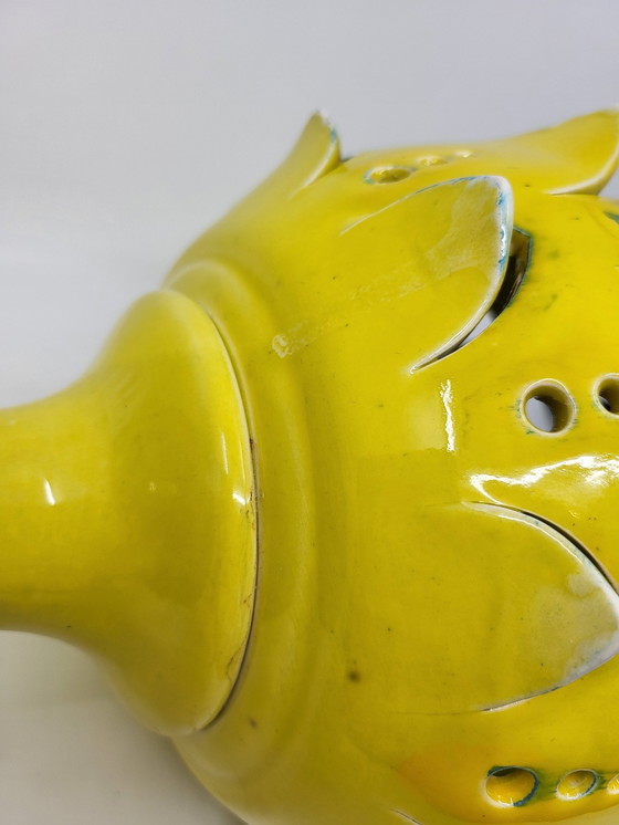Image 1 of Artisjoklamp van geel keramiek Frankrijk