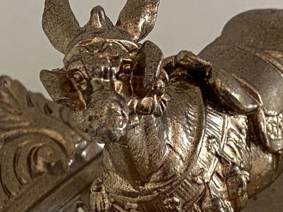 Image 1 of Écritoire à Double Encriers Modèle Atypique Métal Doré Patiné Décor Mulet Orient