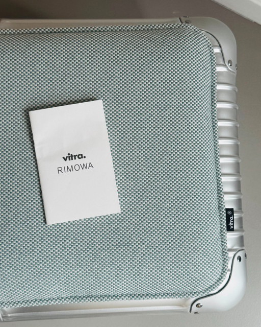 Tabouret en aluminium - Rimowa X Vitra (2025) – krukjes (photo 2 of 13)