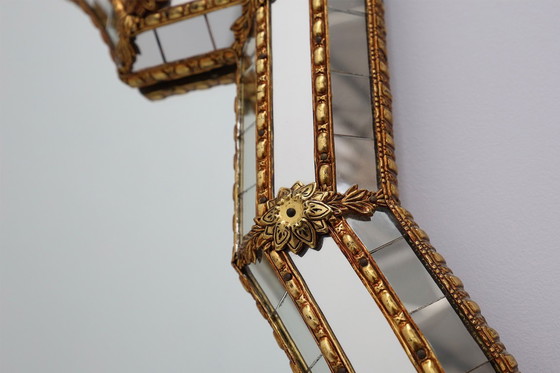 Image 1 of Grand miroir trapézoïdal en laiton et mosaïque de style vénitien du XXe siècle