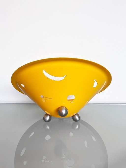 Vintage 1980s yellow metal fruit bowl