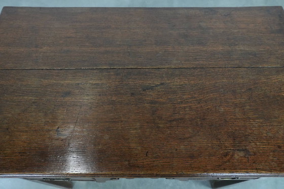 Image 1 of English antique oak lowboy/side table from the 18th century