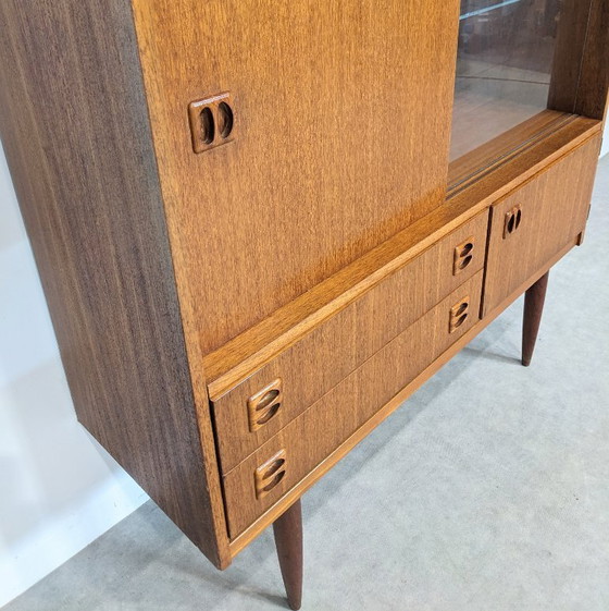 Image 1 of Kompaktes Teak-Highboard im Mid-Century-Modern-Stil