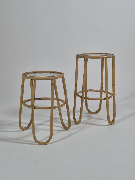 Vintage bloemenkrukje van bamboe uit het midden van de vorige eeuw met bloemenstandaard van ijsglas. – Zuil (photo 5 of 15)