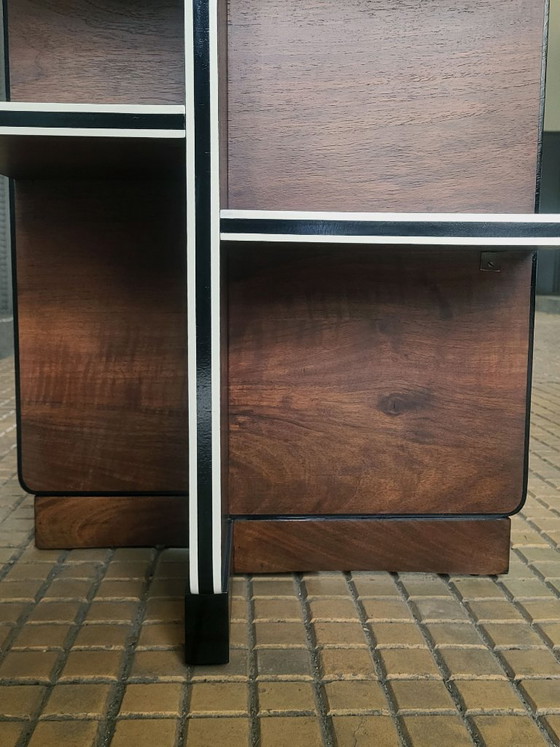 Image 1 of Couchtisch im Art-déco-Stil von Waring & Gillow, 1930er Jahre, Nussbaum, Tischplatte aus Wurzelnussholz.