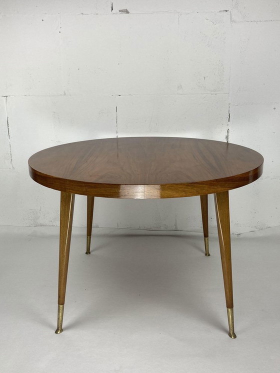 Image 1 of Table ronde italienne à pieds coniques en laiton, 1950S