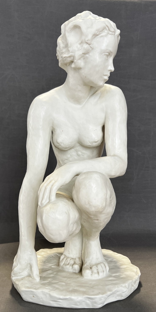 Fritz Klimsch for Rosenthal, Porcelain Sculpture of a Crouching Woman, Signed, Circa 1940