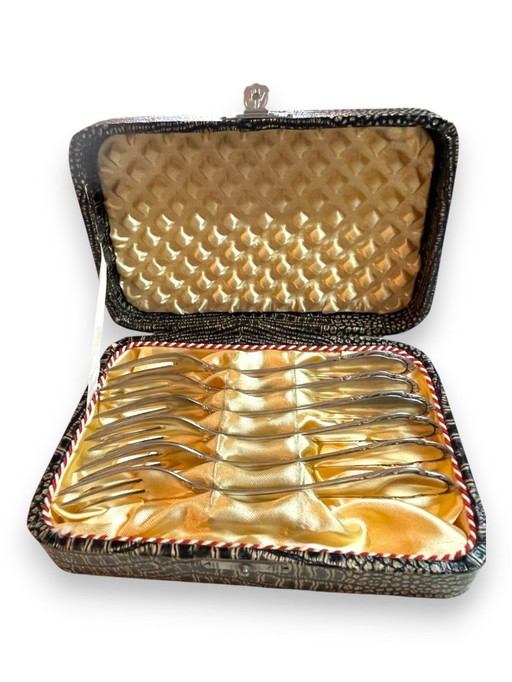 Antique German cake forks by Wellner, dating to the early 20th century (c. 1910–1930) in original case.