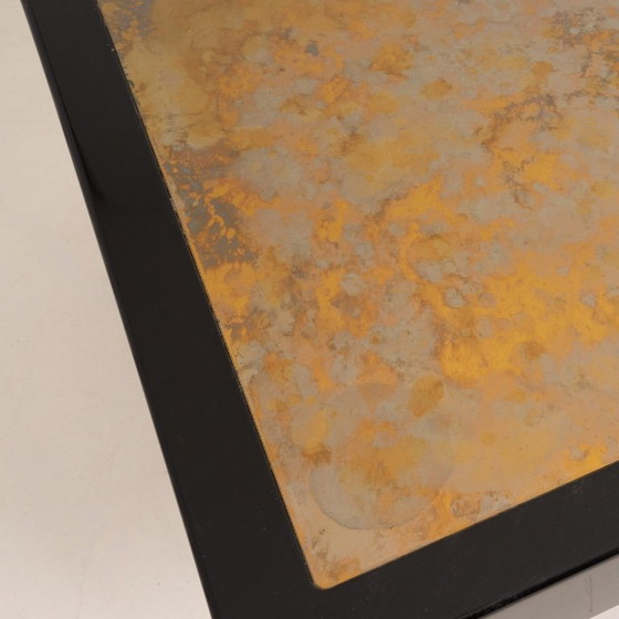 Image 1 of Vintage salontafel van hars en met bladgoud bewerkt Églomisé glas