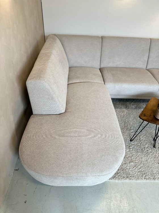 Image 1 of Divano campione beige/crema in condizioni pari al nuovo, 270x220 cm