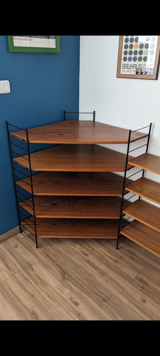 Image 1 of Vintage hoekplank met touwtjes