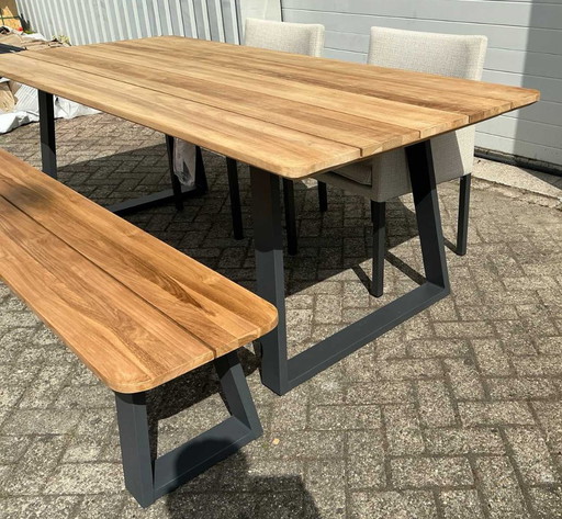 Suns Tomar 220 with bench and 2x Suns Antas Dining Chair