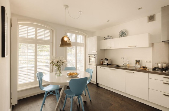 Image 1 of Table de Roderick Vos