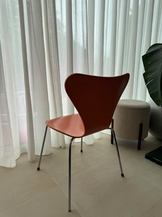 Image 1 of Sedia Fritz Hansen Serie 7 arancione – Arne Jacobsen