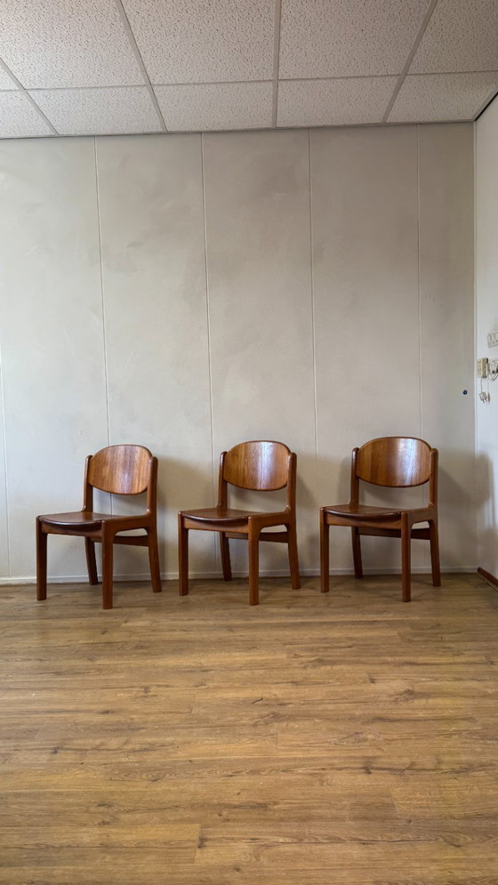 Image 1 of Rare ensemble de 6 chaises Glostrup en teck du milieu du siècle